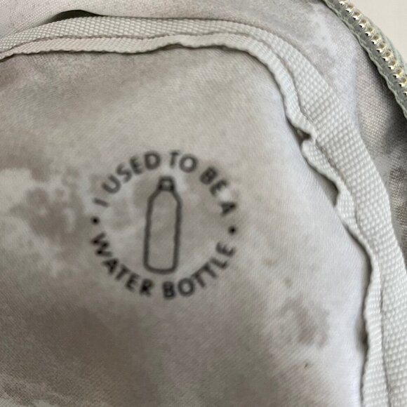 Saje Natural Wellness Cosmetic Toiletry Zip Bag Mint Green Gold Hardware NWOT - Picture 8 of 10